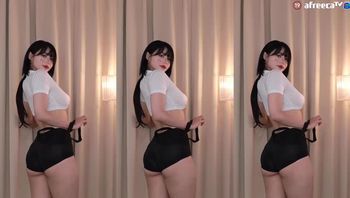 徐婉 (19)