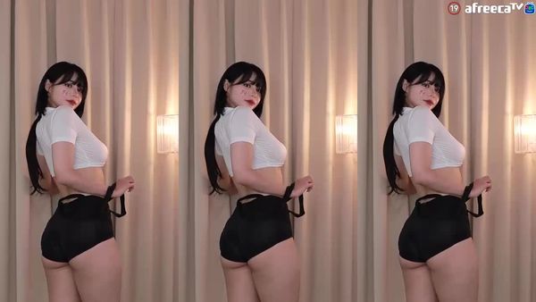 徐婉 (19)