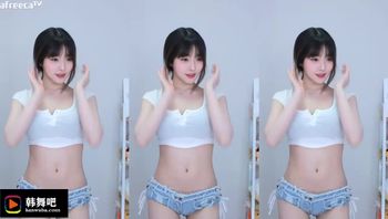 诗妍 (124)