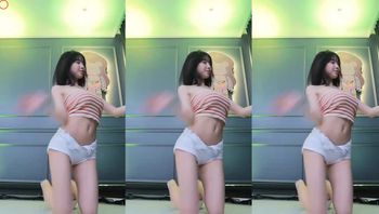 240817诗妍 (4)