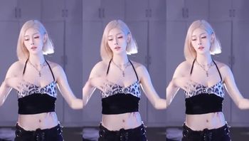241122虎牙珂甜鸭 (2)