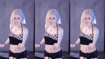 241122虎牙珂甜鸭 (6)
