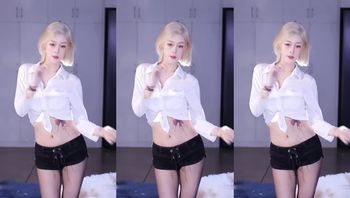 241126虎牙珂甜鸭 (1)