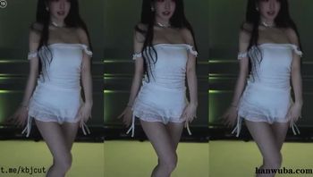 250404诗妍 (4) (1)