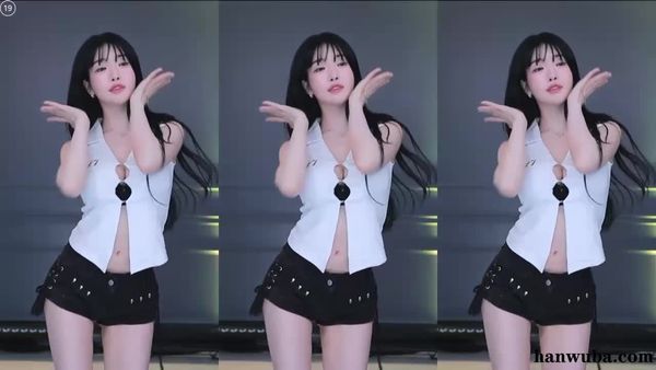 250522诗妍 (4)