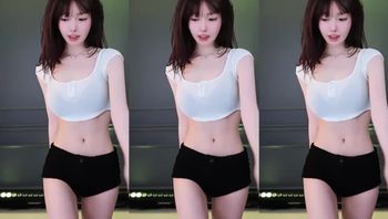 250813诗妍 (9)