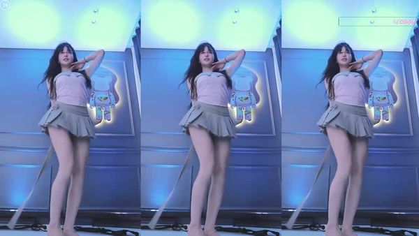 260102诗妍 (4)